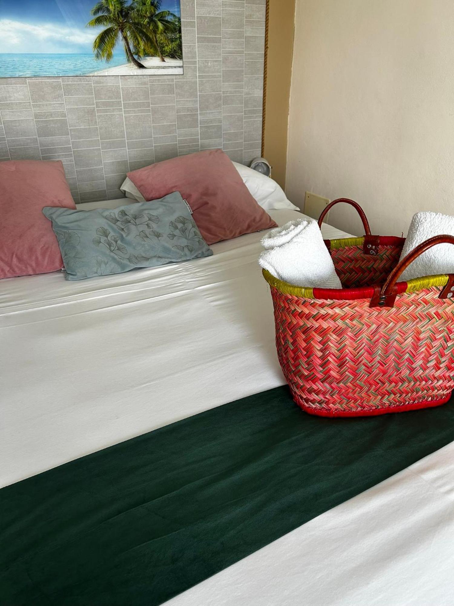 Hotel Le Soleil Couchant Saint Pierre Εξωτερικό φωτογραφία